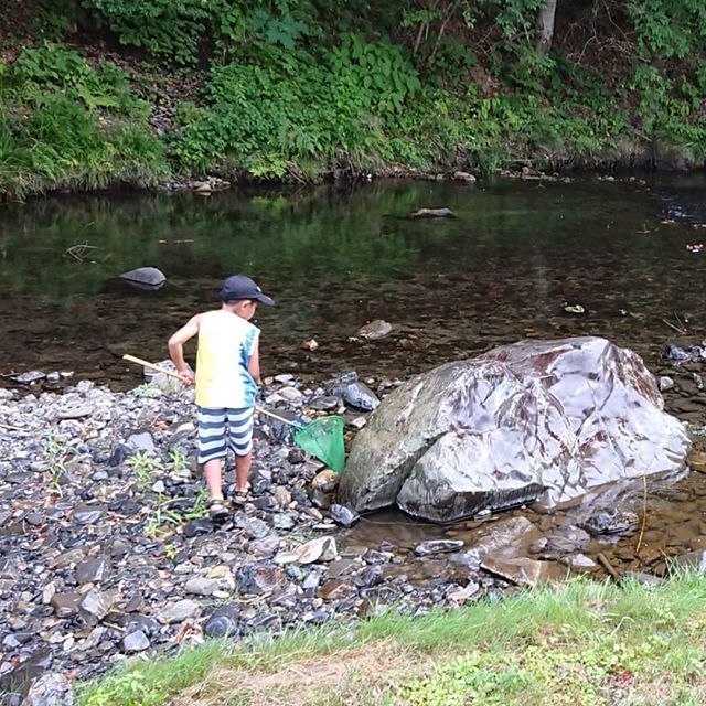 熱いですね、川に遊びに来て下さい。イメージ